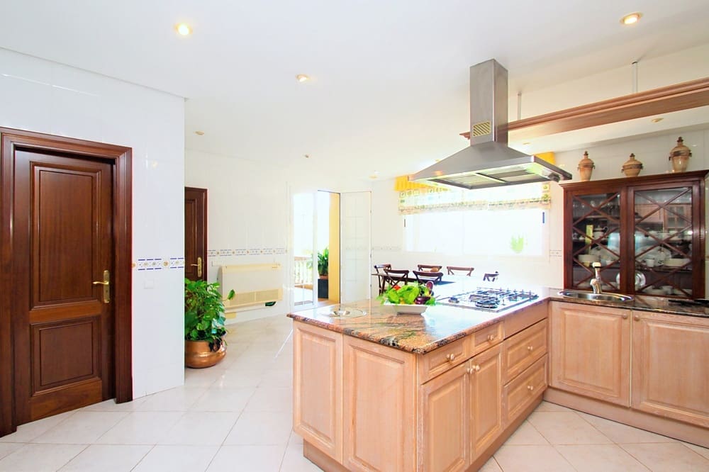 7 soverom Hus til salgs i Bendinat - € 4 400 000 (Ref: 9953228)
