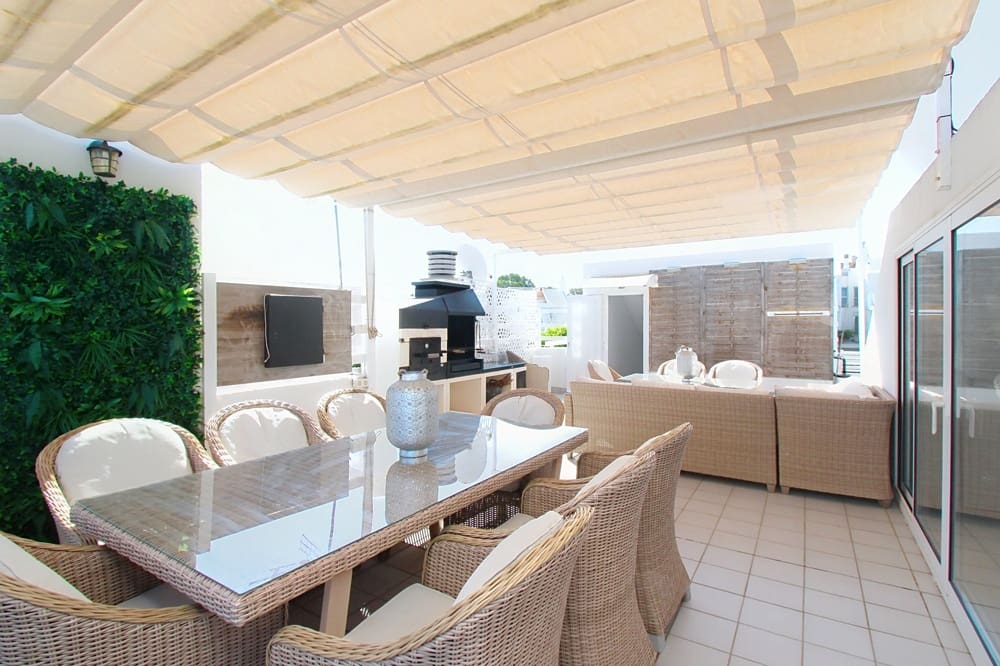 4 slaapkamer Rijtjeshuis te koop in Son Veri Nou - € 1.450.000 (Ref: 9996039)