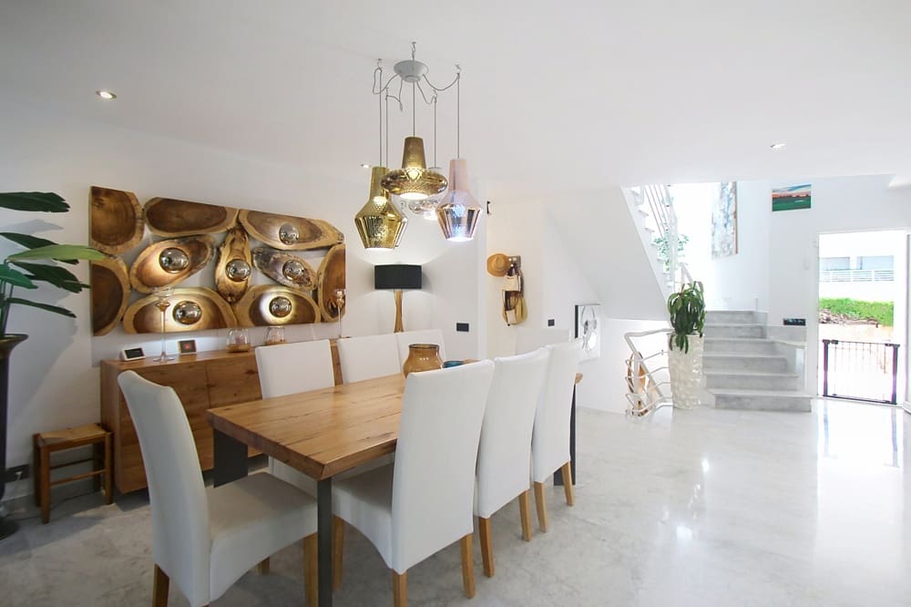 4 slaapkamer Rijtjeshuis te koop in Son Veri Nou - € 1.450.000 (Ref: 9996039)