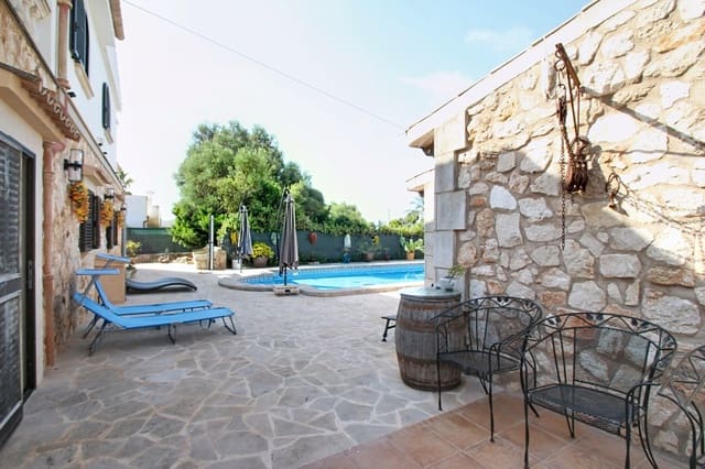 3 slaapkamer Villa te koop in Santanyí met zwembad garage - € 1.195.000 (Ref: 9999028)