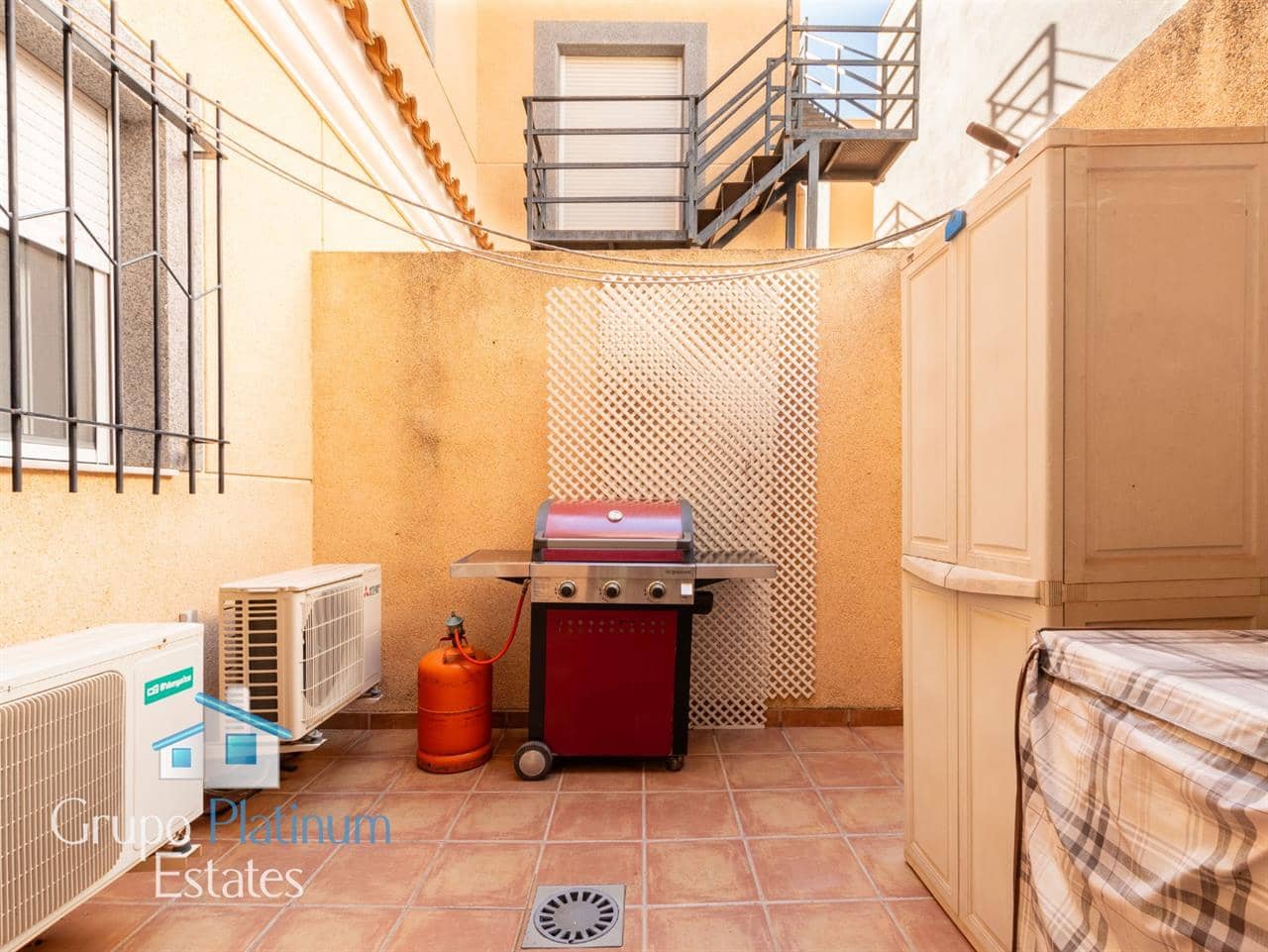 4 bedroom Terraced Villa for sale in Los Lobos with garage - € 180,000 (Ref: 10115553)