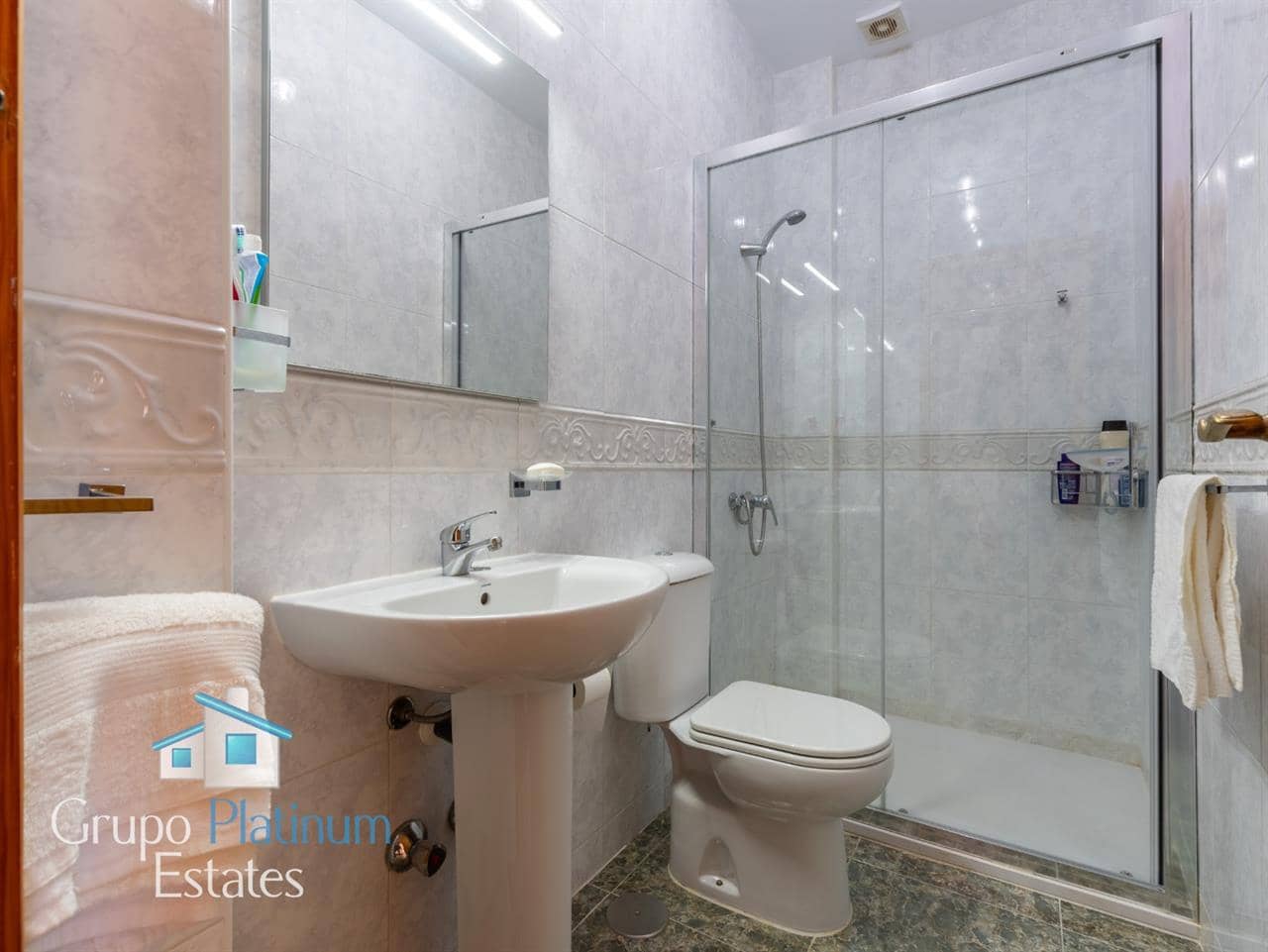 4 bedroom Terraced Villa for sale in Los Lobos with garage - € 180,000 (Ref: 10115553)
