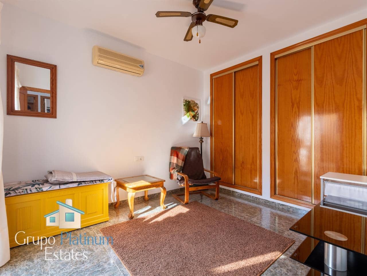 4 bedroom Terraced Villa for sale in Los Lobos with garage - € 180,000 (Ref: 10115553)