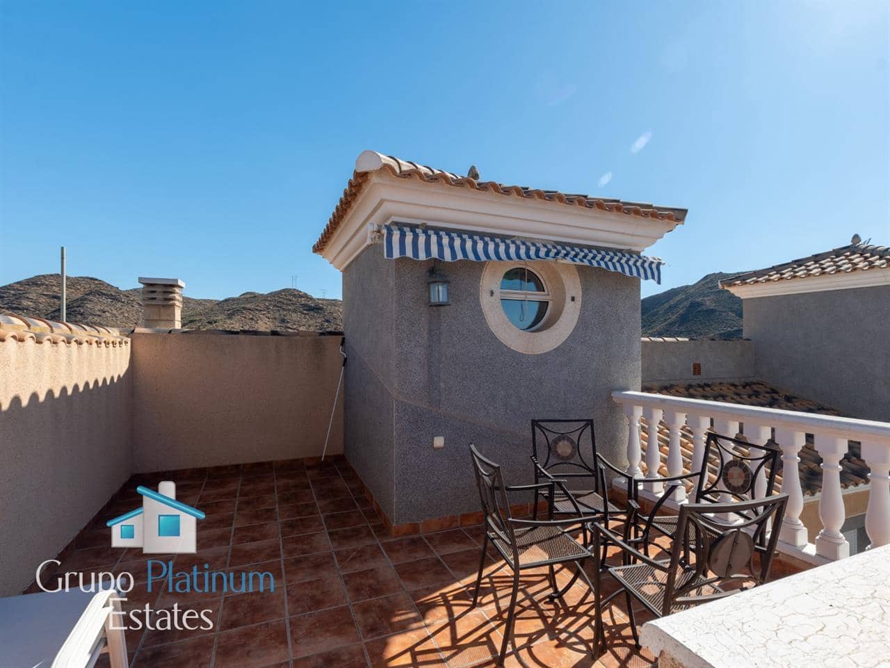 4 bedroom Terraced Villa for sale in Los Lobos with garage - € 180,000 (Ref: 10115553)