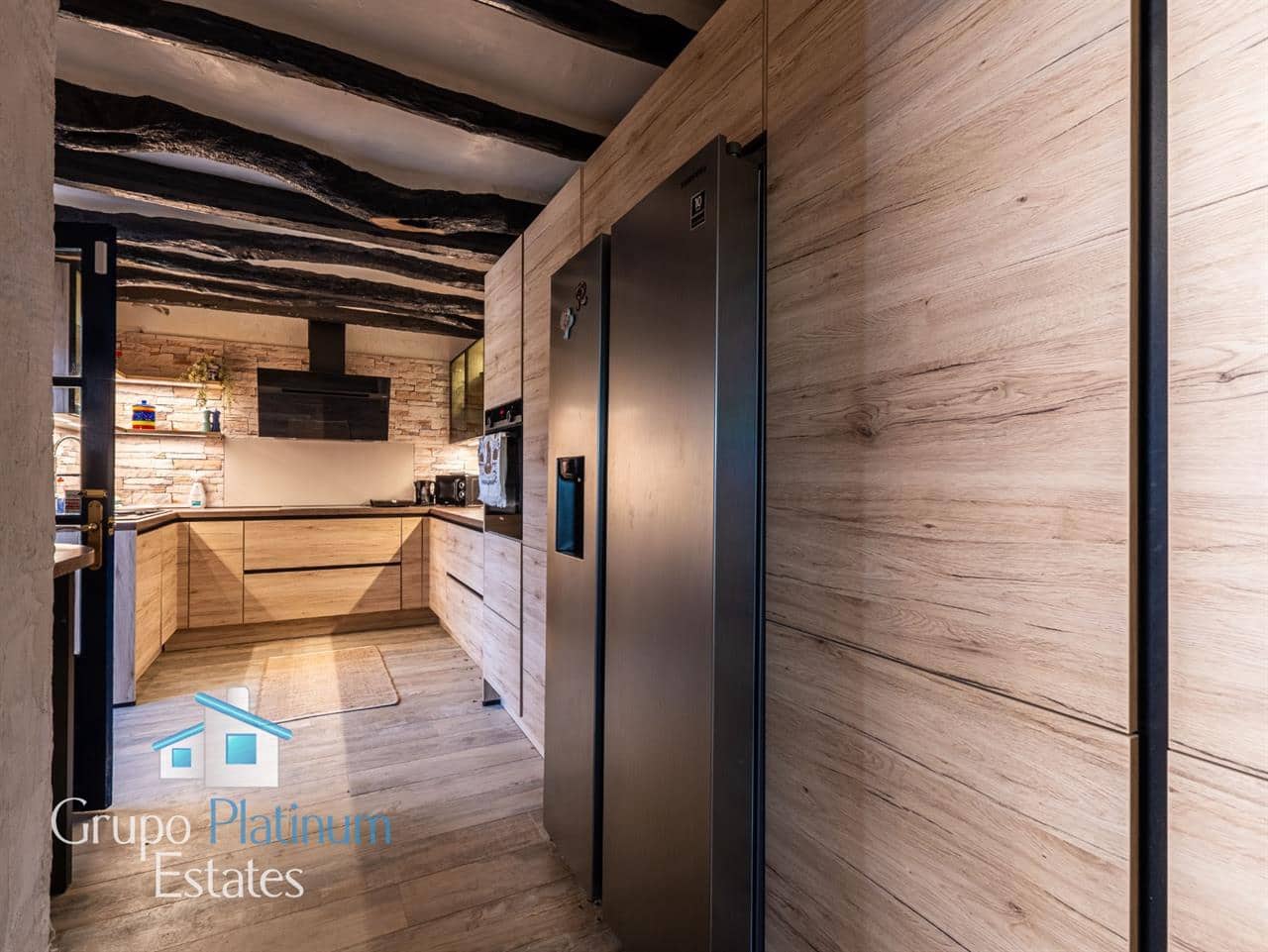 4 sovrum Villa till salu i Santopetar med pool garage - 395 000 € (Ref: 10131363)