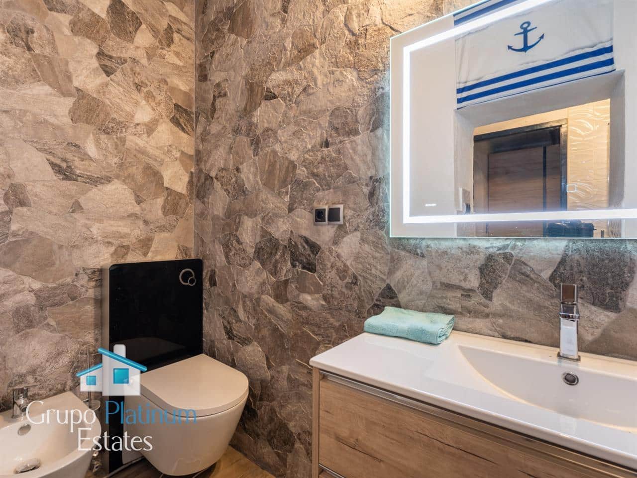 4 sovrum Villa till salu i Santopetar med pool garage - 395 000 € (Ref: 10131363)