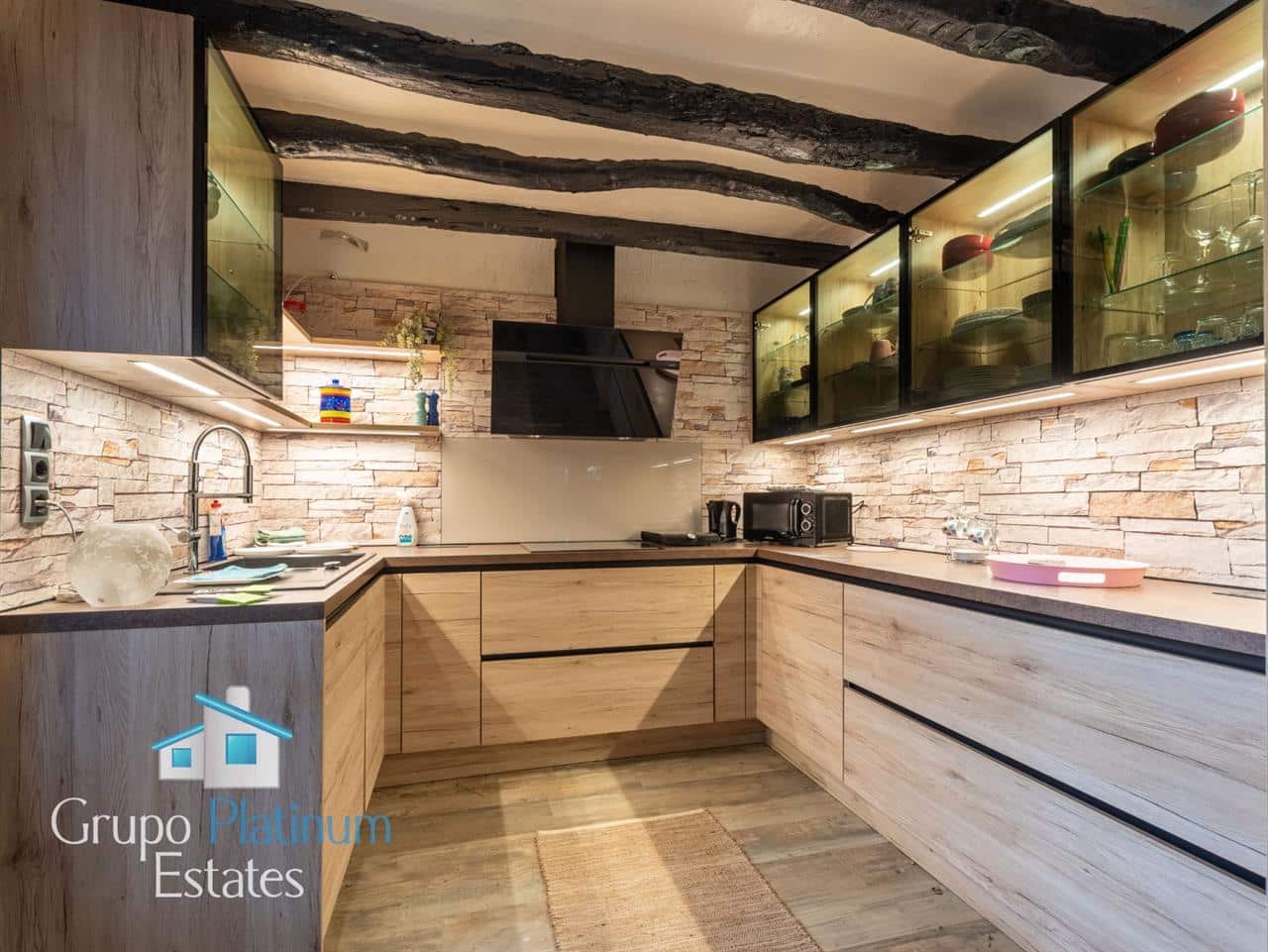 4 sovrum Villa till salu i Santopetar med pool garage - 395 000 € (Ref: 10131363)