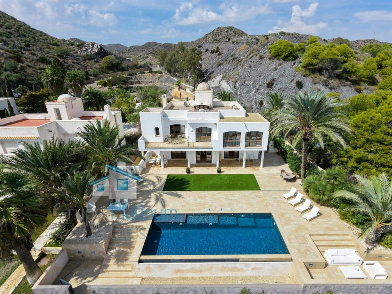 6 bedroom Villa for sale in Cala Panizo with pool garage - € 1,786,000 (Ref: 10157503)