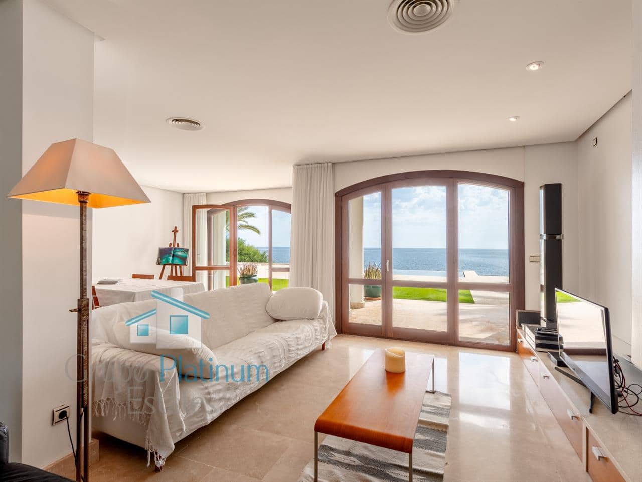 6 bedroom Villa for sale in Cala Panizo with pool garage - € 1,786,000 (Ref: 10157503)
