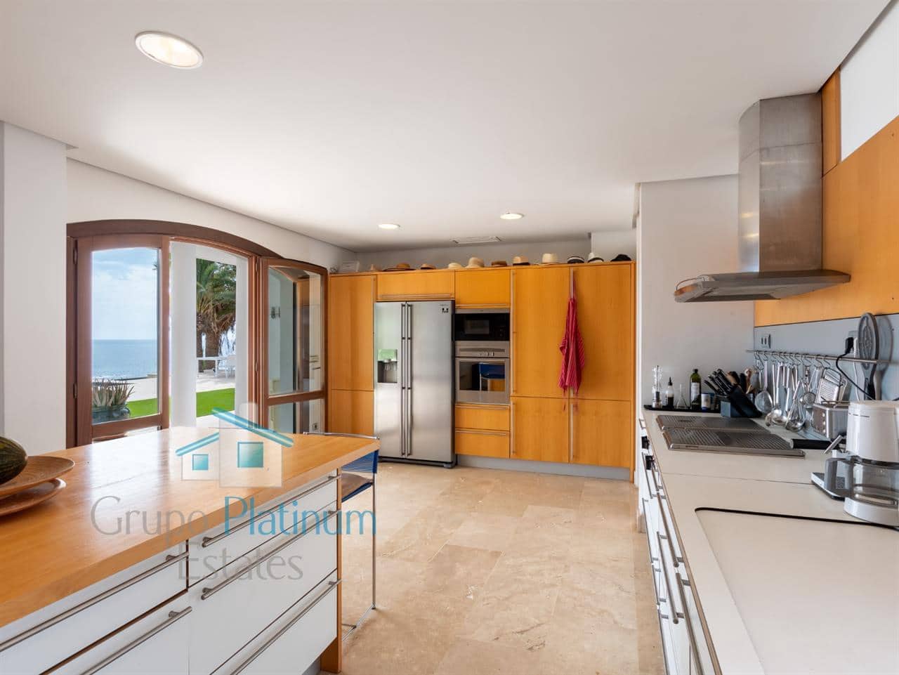 6 bedroom Villa for sale in Cala Panizo with pool garage - € 1,786,000 (Ref: 10157503)