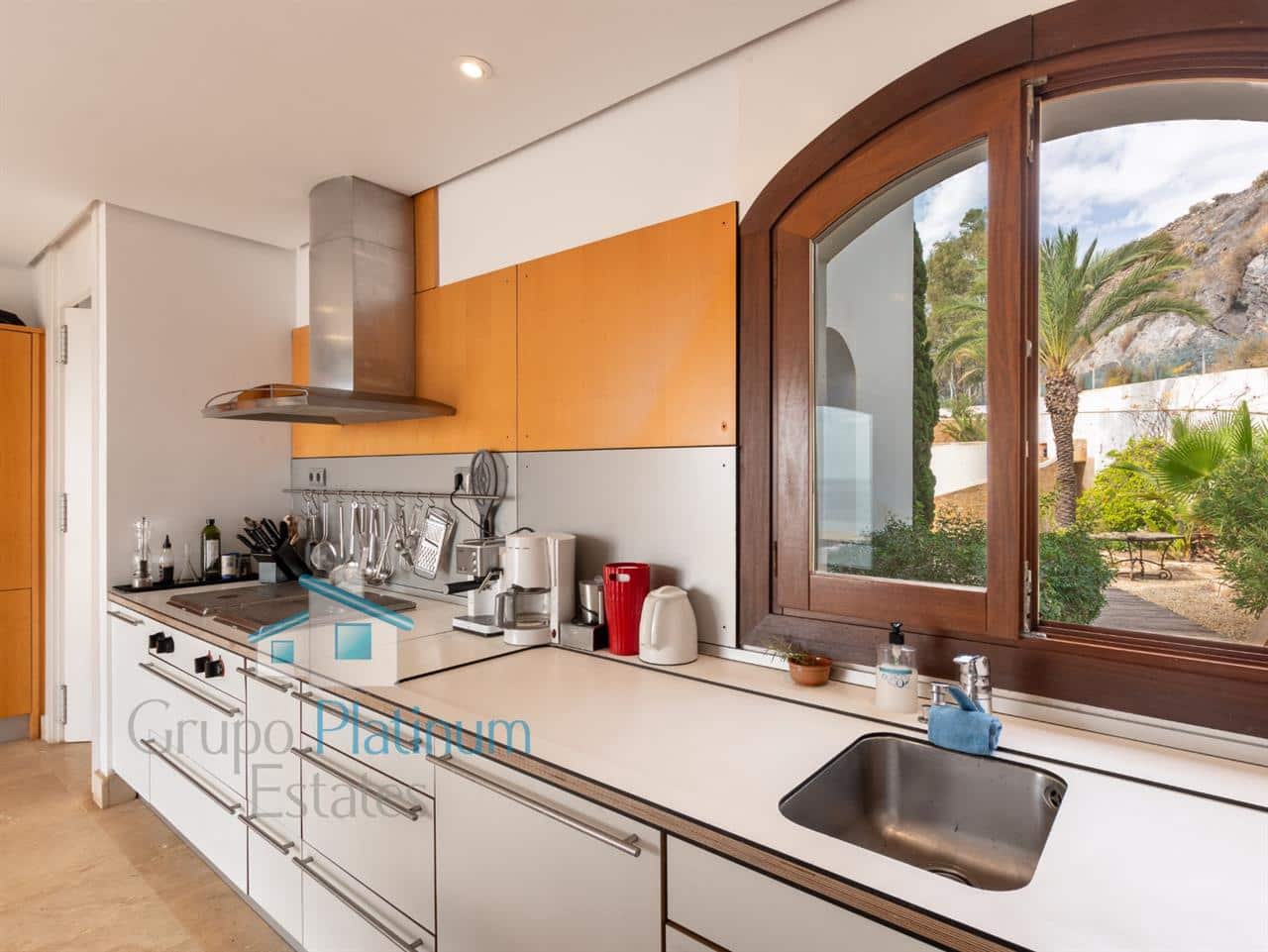 6 bedroom Villa for sale in Cala Panizo with pool garage - € 1,786,000 (Ref: 10157503)