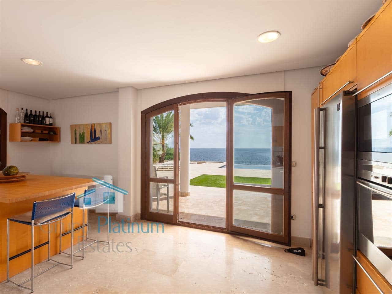 6 bedroom Villa for sale in Cala Panizo with pool garage - € 1,786,000 (Ref: 10157503)