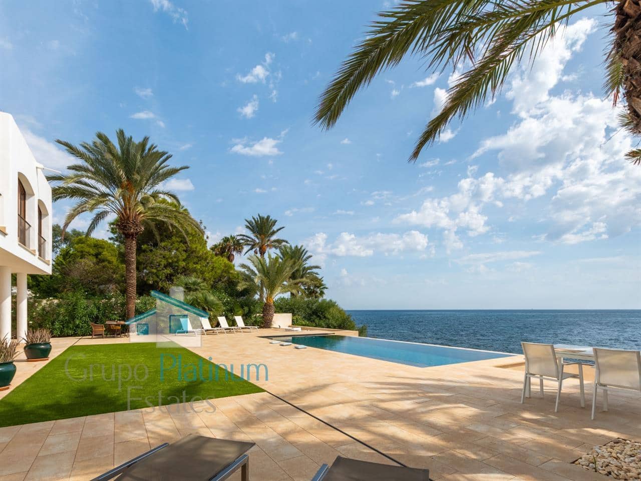 6 bedroom Villa for sale in Cala Panizo with pool garage - € 1,786,000 (Ref: 10157503)