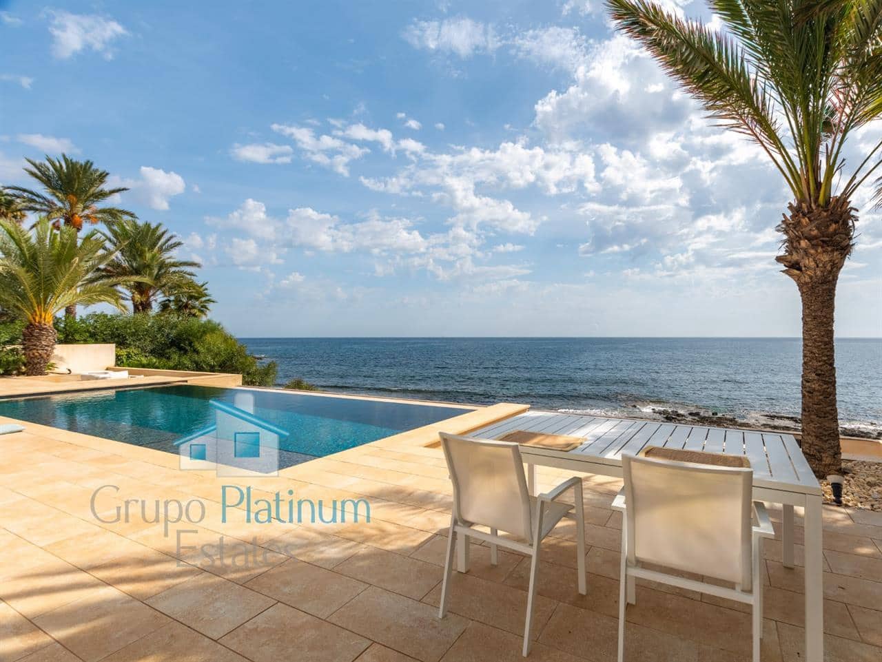 6 bedroom Villa for sale in Cala Panizo with pool garage - € 1,786,000 (Ref: 10157503)
