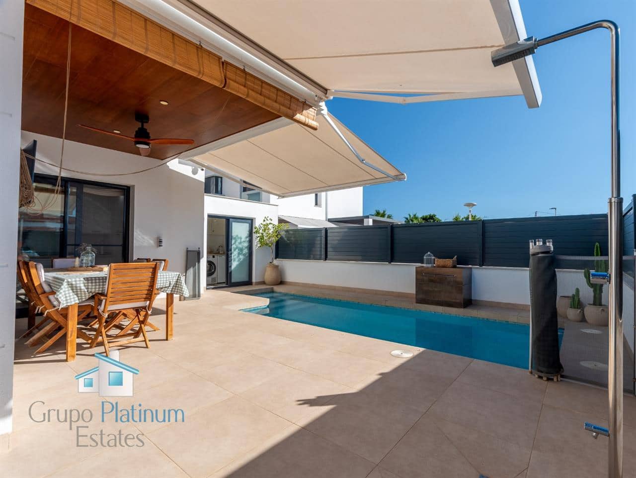 3 soverom Rekkehus til salgs i San Juan de los Terreros med svømmebasseng garasje - € 448 500 (Ref: 10159214)