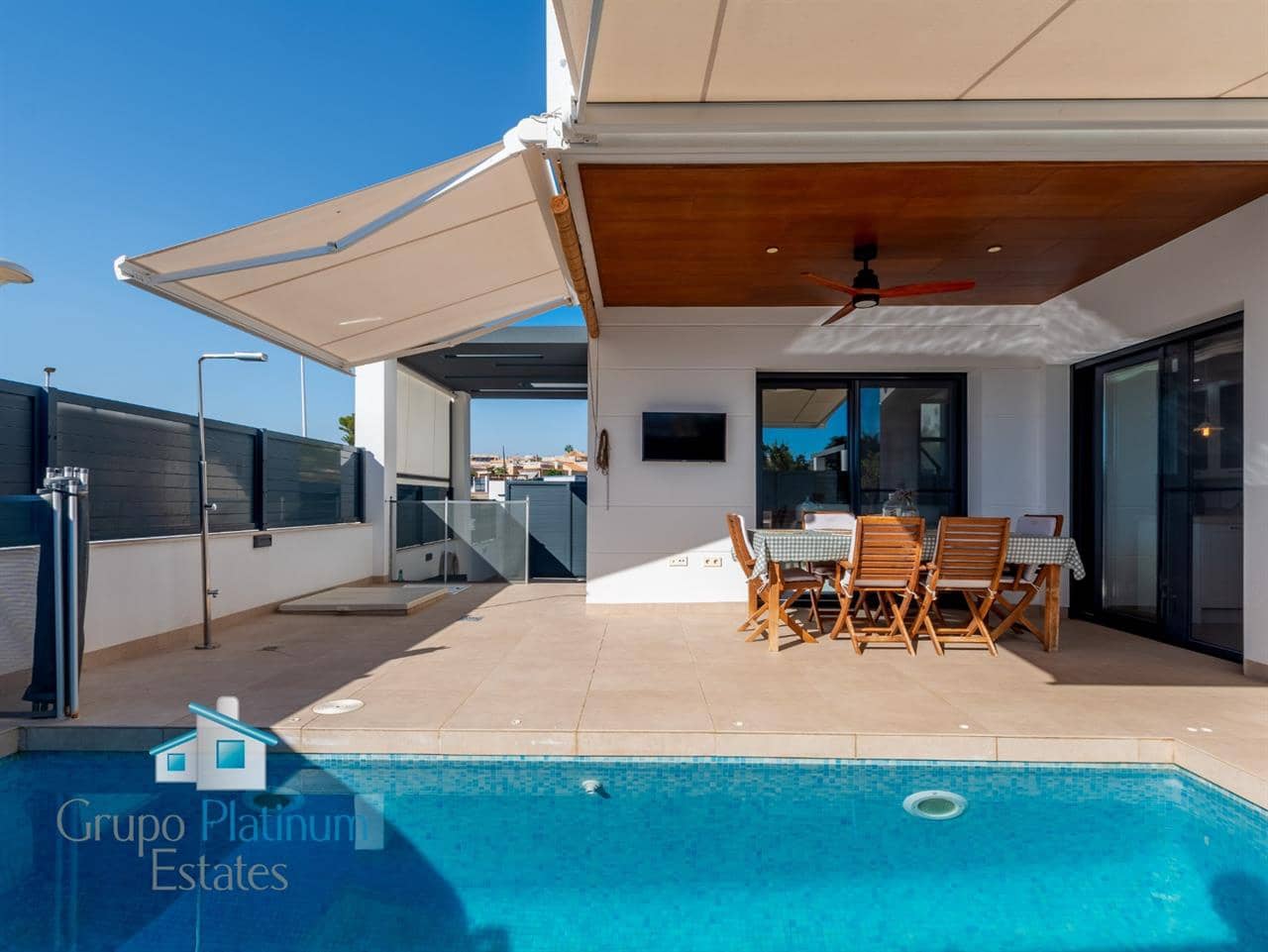3 soverom Rekkehus til salgs i San Juan de los Terreros med svømmebasseng garasje - € 448 500 (Ref: 10159214)