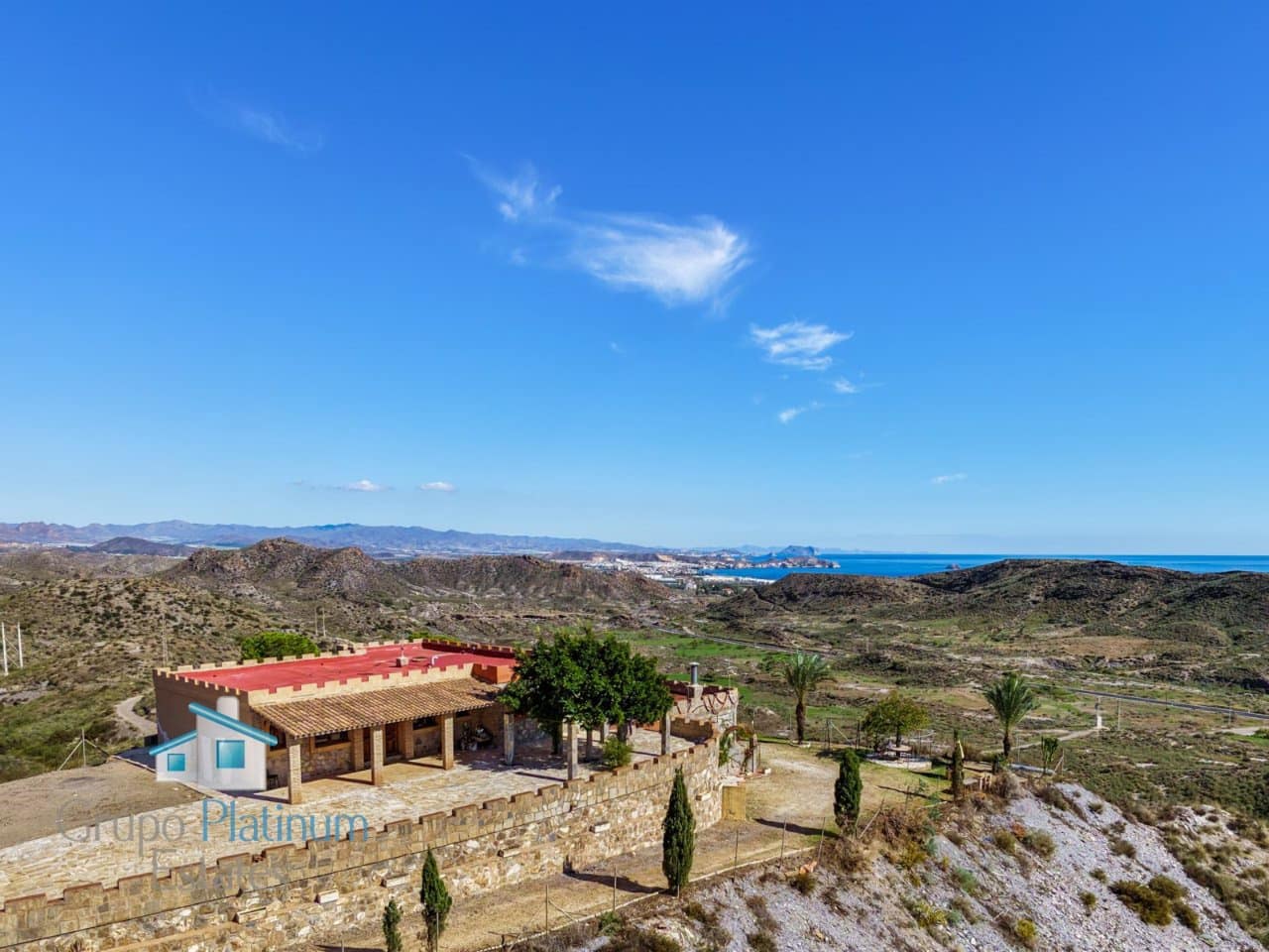 Chalet de 6 habitaciones en El Pozo del Esparto en venta - 700.000 € (Ref: 10180050)