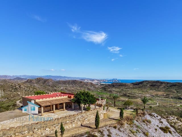 Chalet de 6 habitaciones en El Pozo del Esparto, Cuevas del Almanzora en venta - 700.000 € (Ref: 10180050)