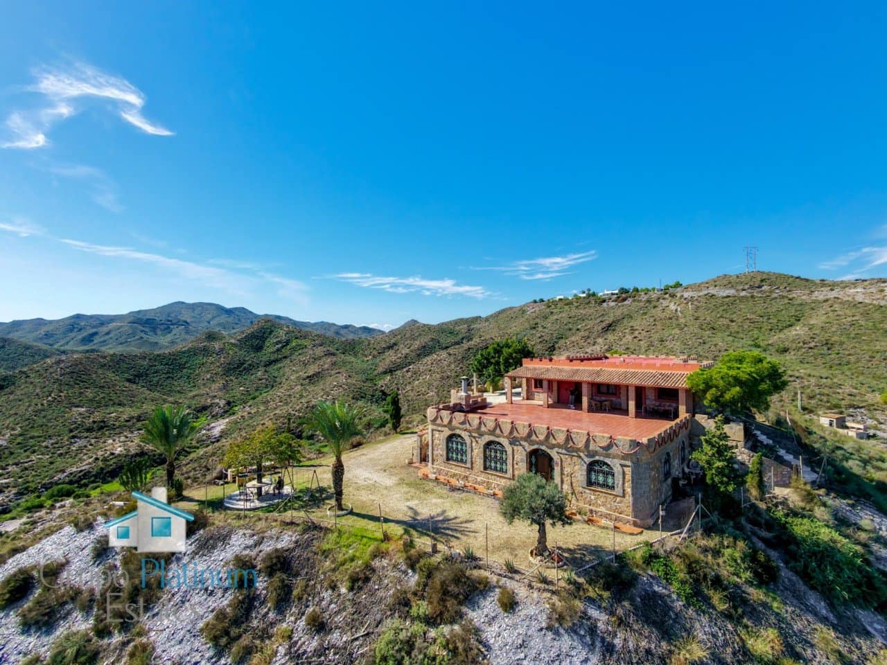Chalet de 6 habitaciones en El Pozo del Esparto en venta - 700.000 € (Ref: 10180050)
