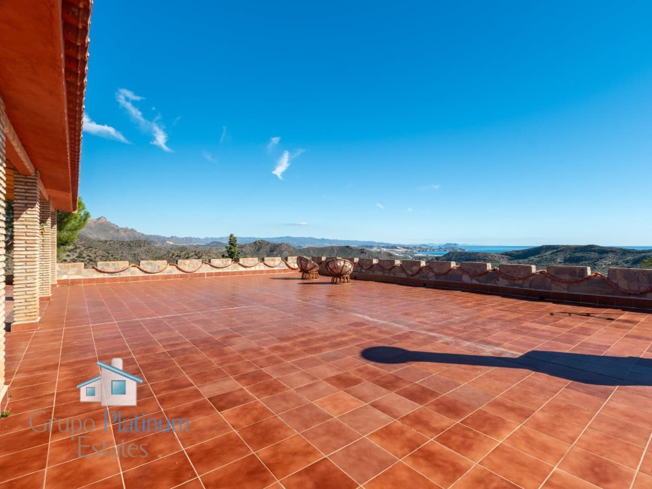 Chalet de 6 habitaciones en El Pozo del Esparto en venta - 700.000 € (Ref: 10180050)