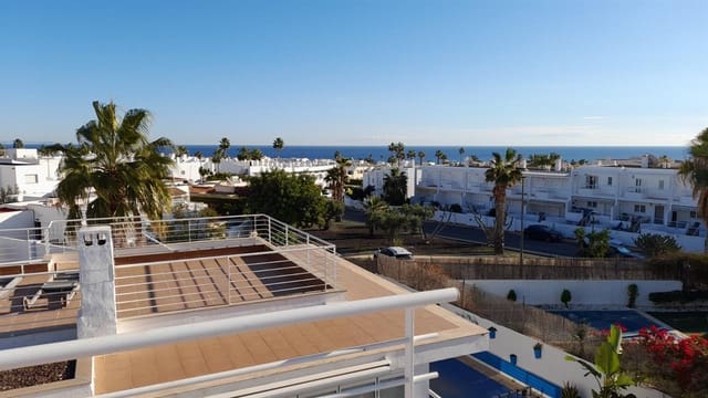 Chalet de 3 habitaciones en Mojácar en venta con piscina - 439.999 € (Ref: 10186693)