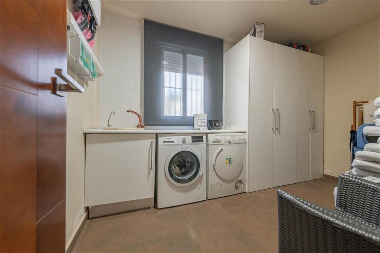 5 soverom Villa til salgs i Calarreona med svømmebasseng - € 1 150 000 (Ref: 5147166)