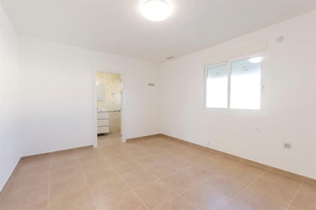 3 bedroom Villa for sale in Puerto Lumbreras with pool - € 195,000 (Ref: 5948300)