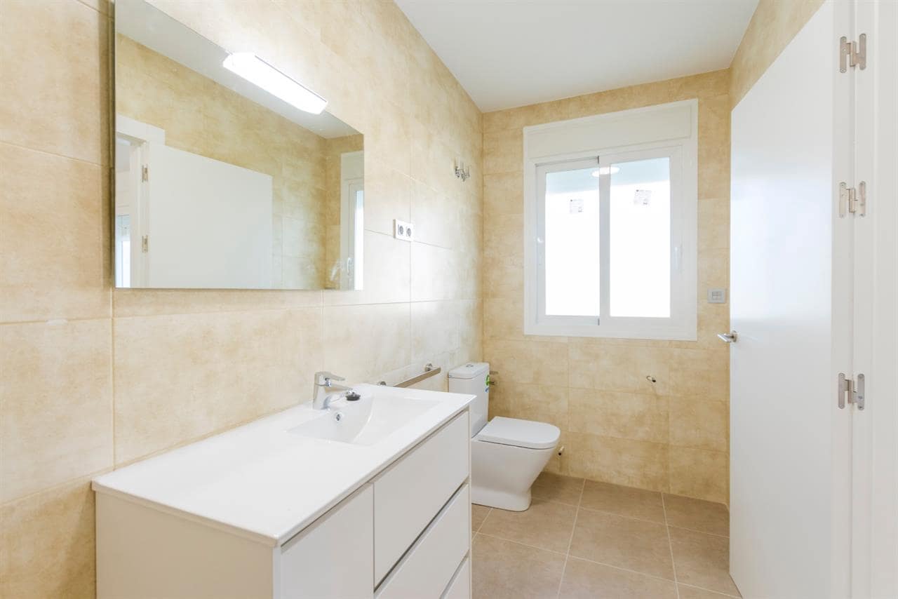 3 bedroom Villa for sale in Puerto Lumbreras with pool - € 195,000 (Ref: 5948300)