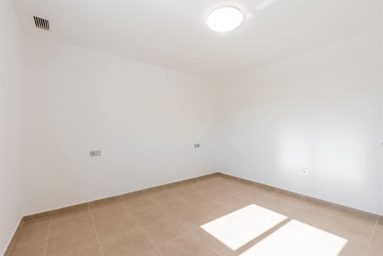 3 bedroom Villa for sale in Puerto Lumbreras with pool - € 195,000 (Ref: 5948300)