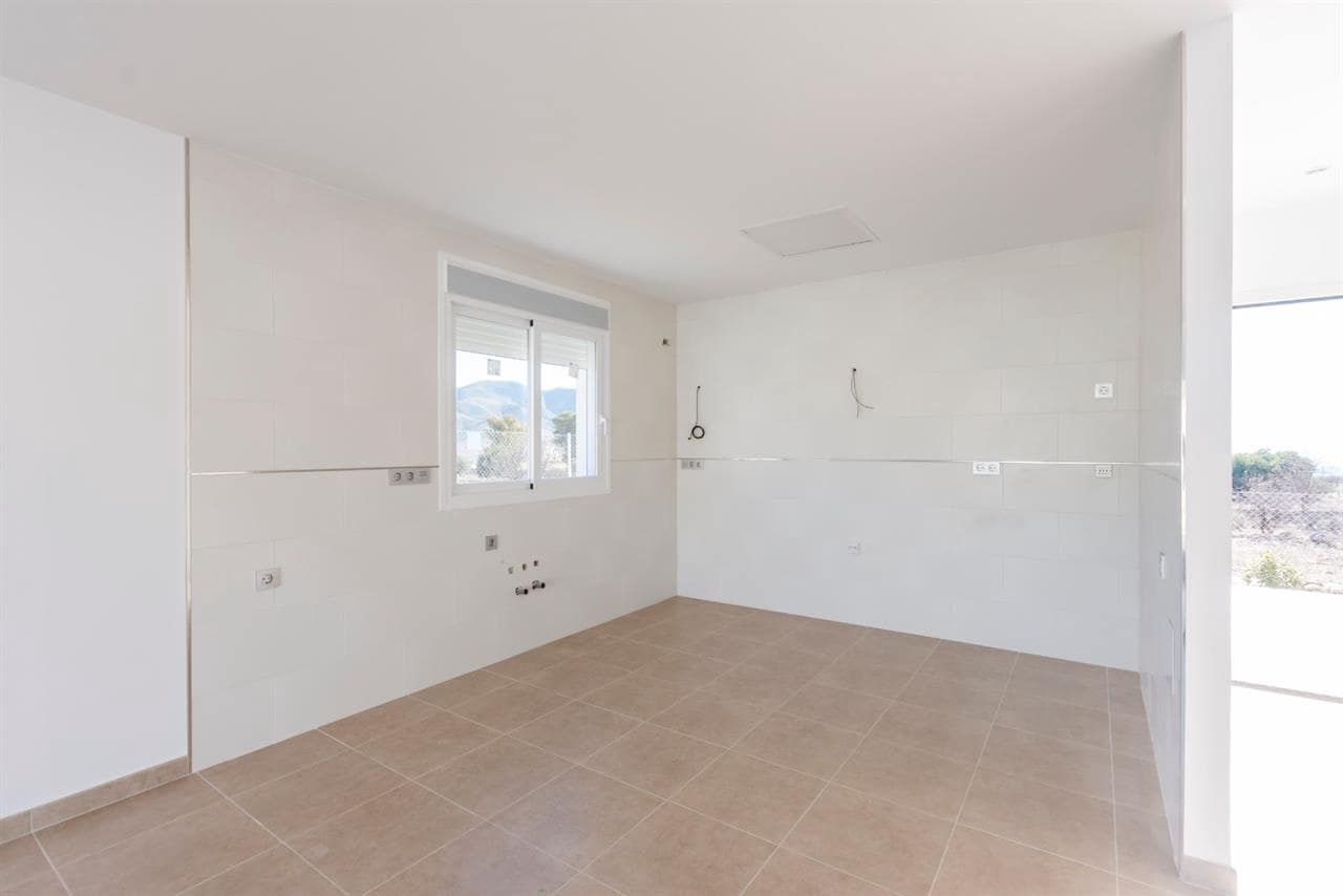 3 bedroom Villa for sale in Puerto Lumbreras with pool - € 195,000 (Ref: 5948300)