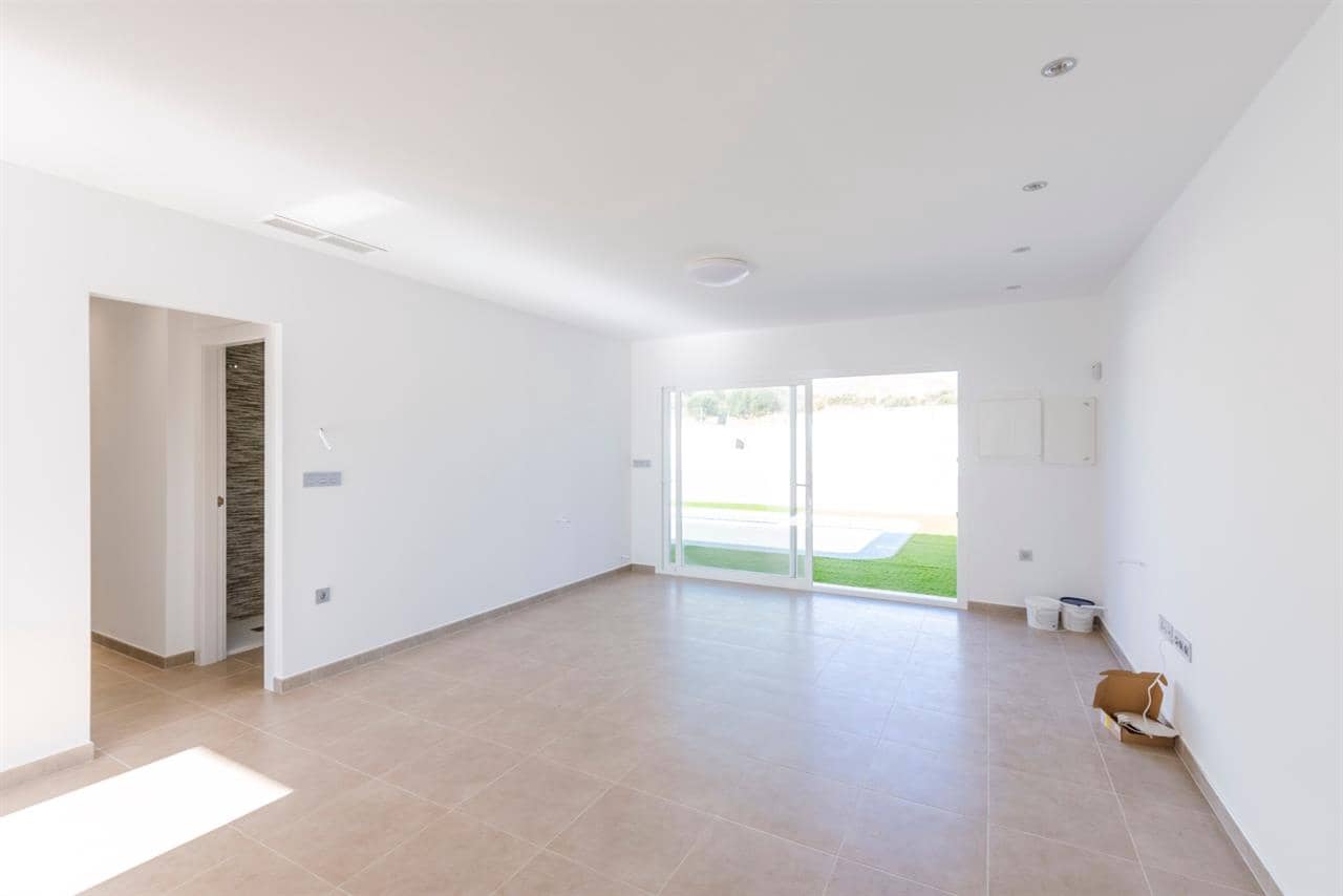 3 bedroom Villa for sale in Puerto Lumbreras with pool - € 195,000 (Ref: 5948300)