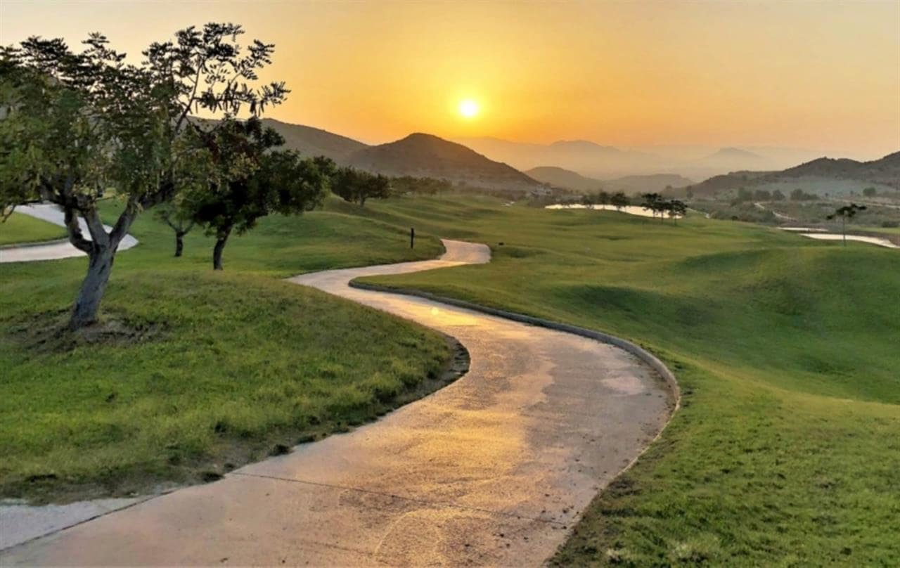 2 soveværelse Rækkehus til salg i Monforte del Cid med swimmingpool - € 372.000 (Ref: 6419074)