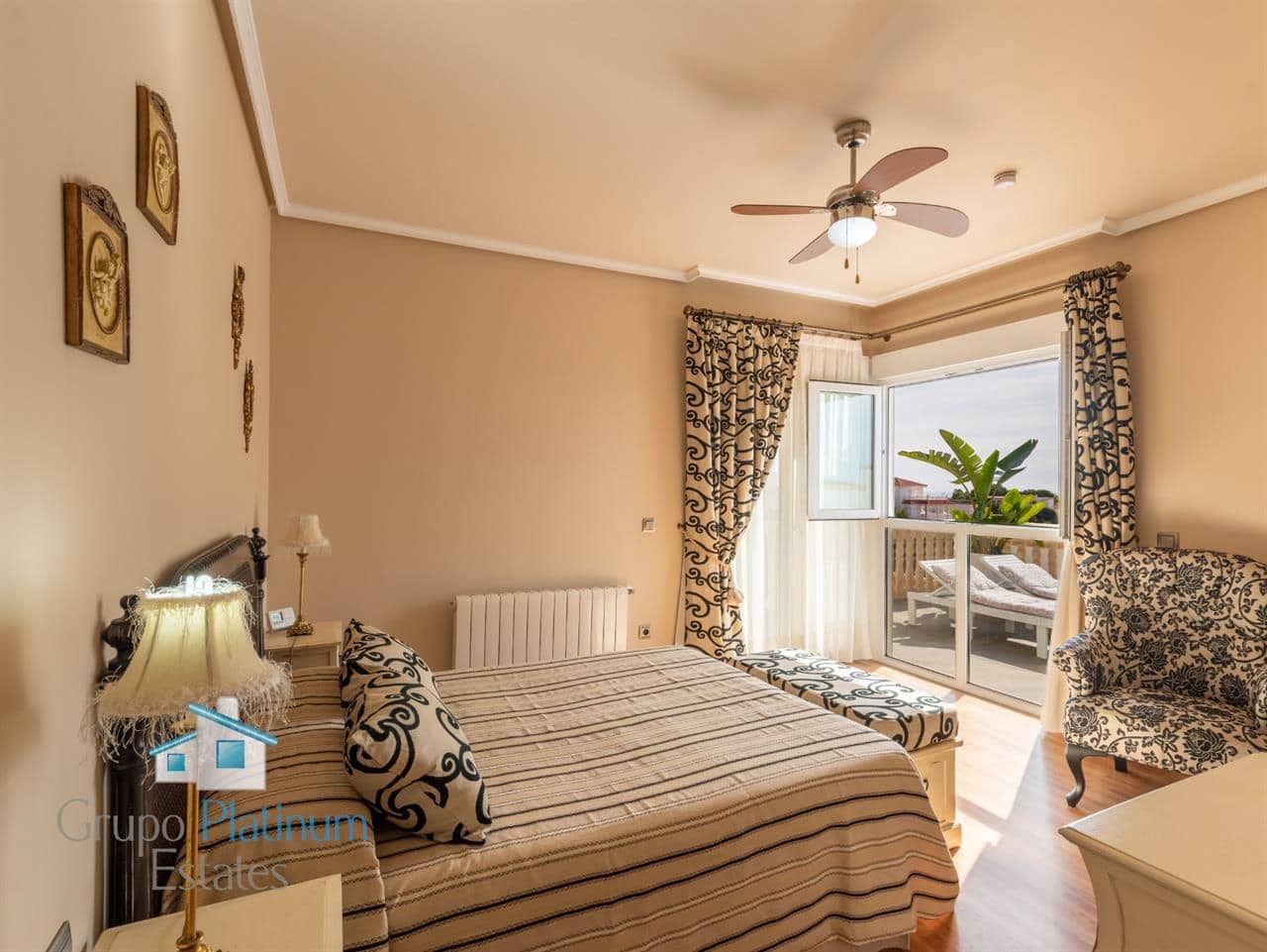 3 bedroom Villa for sale in Calarreona with pool garage - € 630,000 (Ref: 6482211)