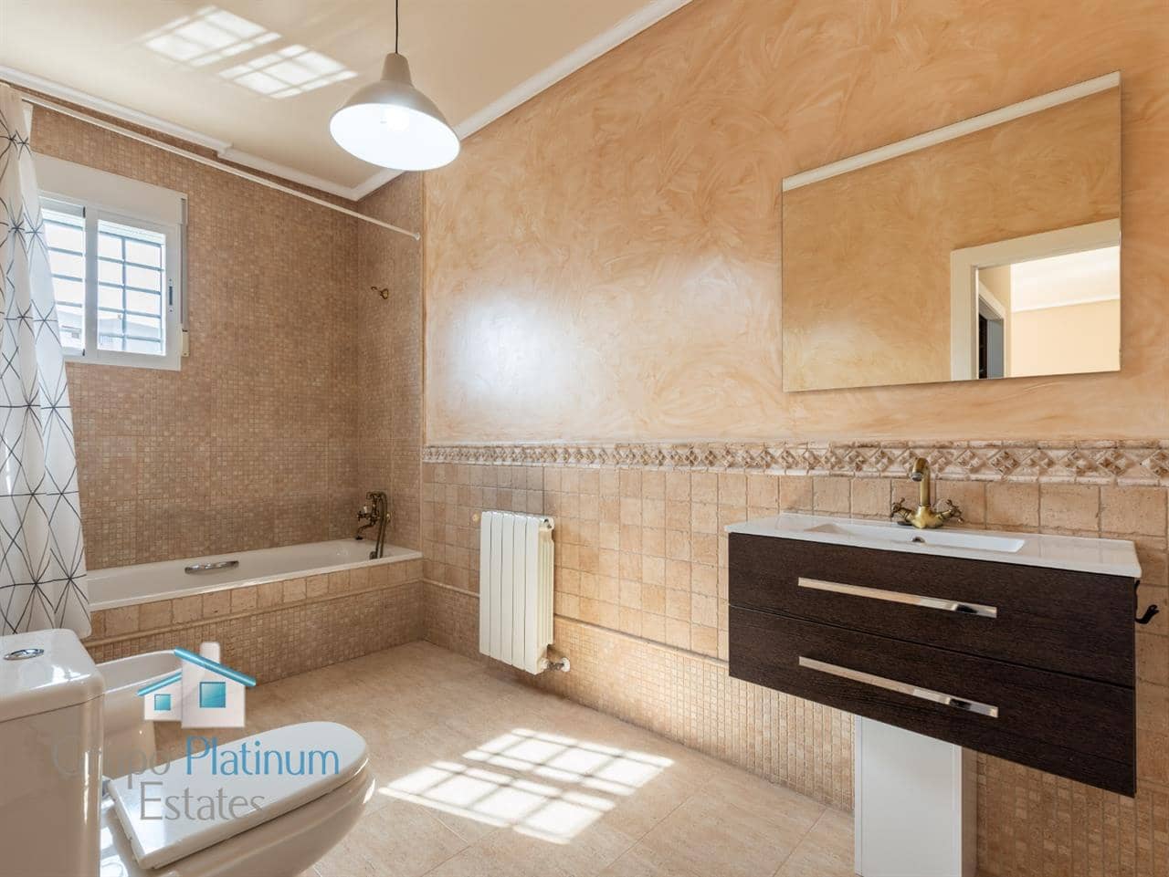 3 bedroom Villa for sale in Calarreona with pool garage - € 630,000 (Ref: 6482211)