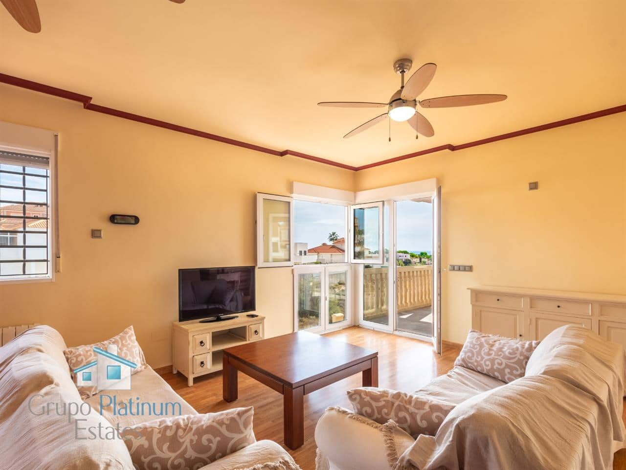 3 bedroom Villa for sale in Calarreona with pool garage - € 630,000 (Ref: 6482211)