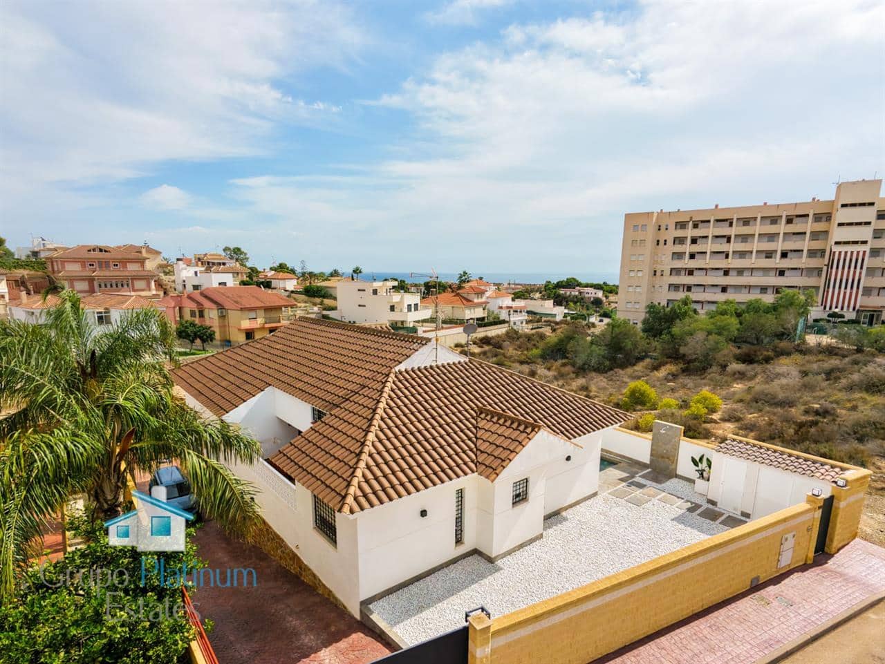 3 bedroom Villa for sale in Calarreona with pool garage - € 630,000 (Ref: 6482211)