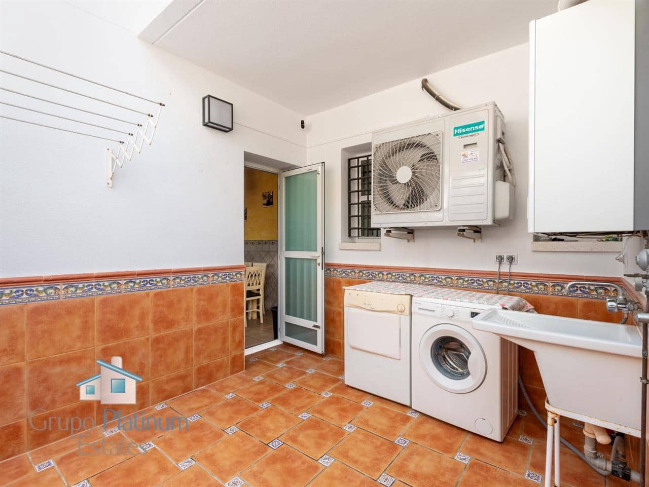3 bedroom Villa for sale in Calarreona with pool garage - € 630,000 (Ref: 6482211)
