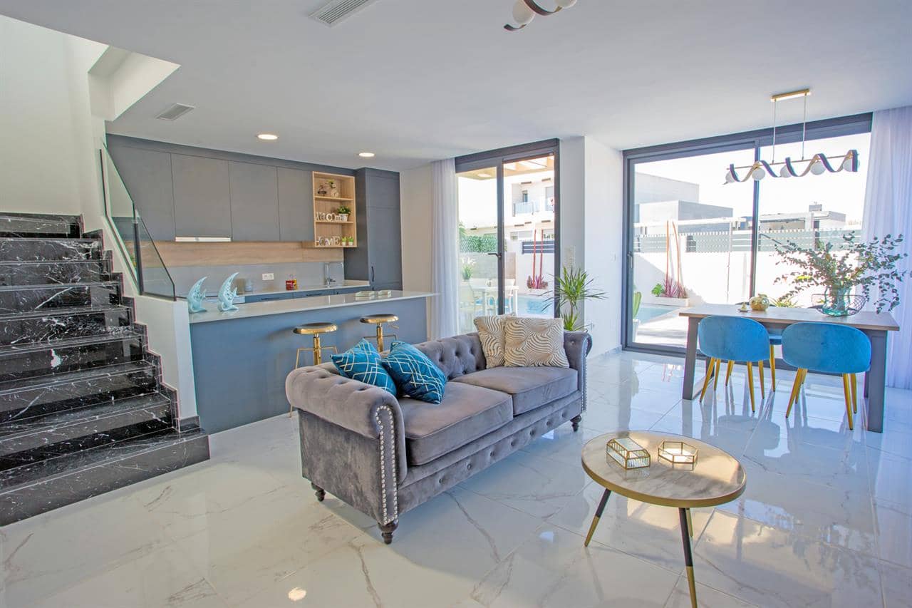 3 bedroom Villa for sale in Los Montesinos with pool - € 415,900 (Ref: 6504097)