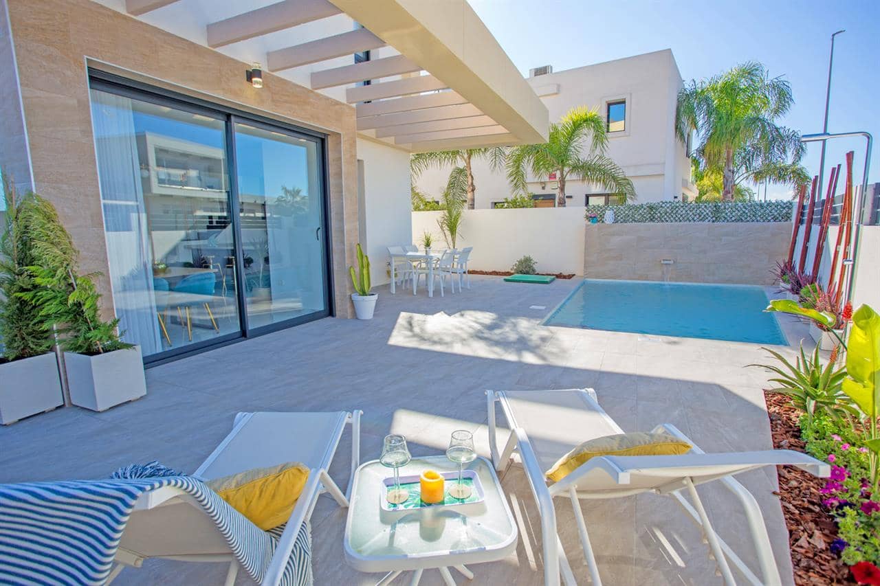 3 bedroom Villa for sale in Los Montesinos with pool - € 415,900 (Ref: 6504097)