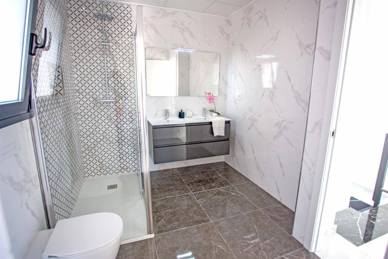 3 bedroom Villa for sale in Los Montesinos with pool - € 415,900 (Ref: 6504097)