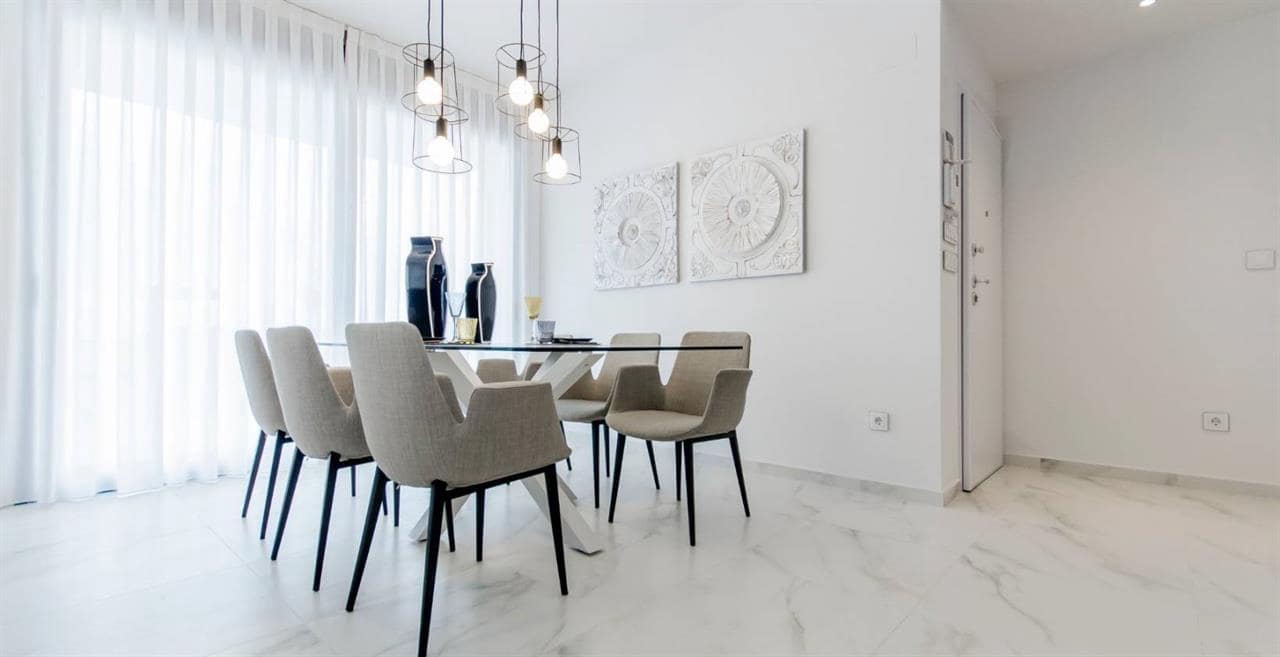 3 Zimmer Villa zu verkaufen in San Miguel de Salinas mit Pool - 565.000 € (Ref: 6524596)