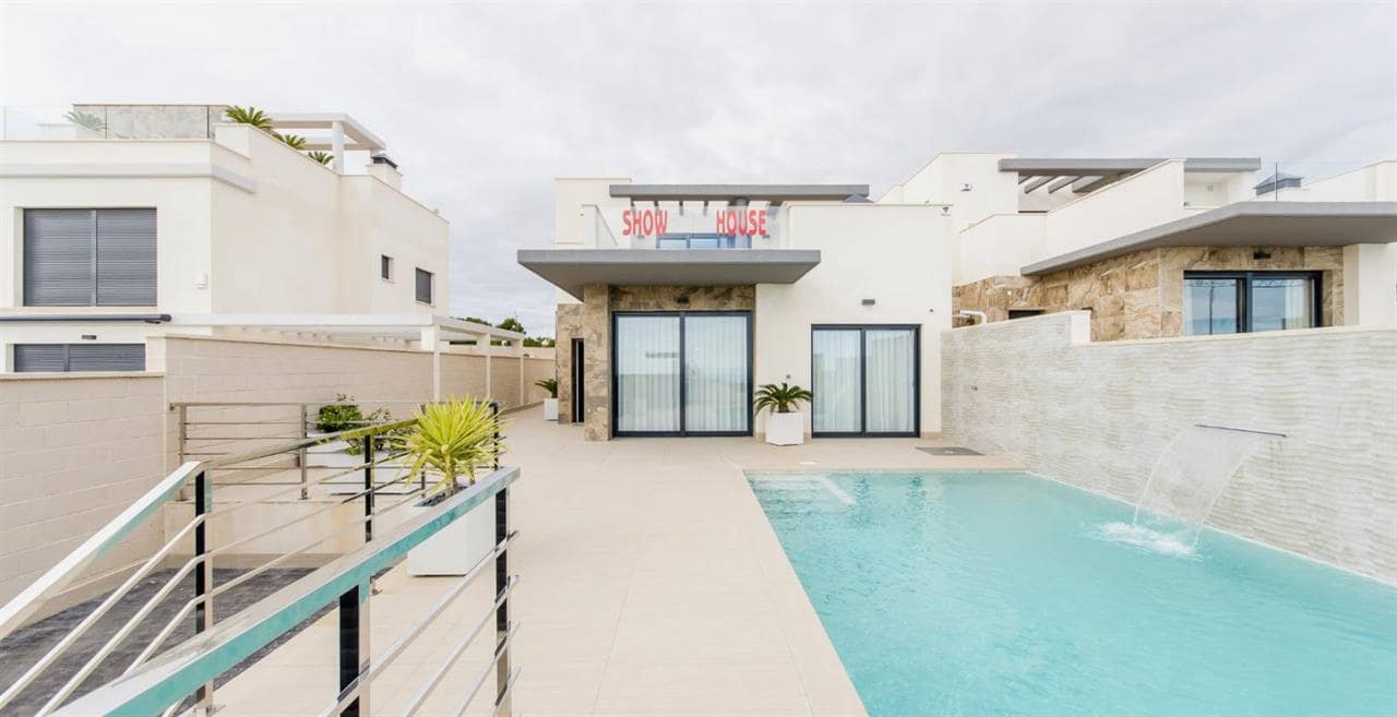 3 Zimmer Villa zu verkaufen in San Miguel de Salinas mit Pool - 565.000 € (Ref: 6524596)