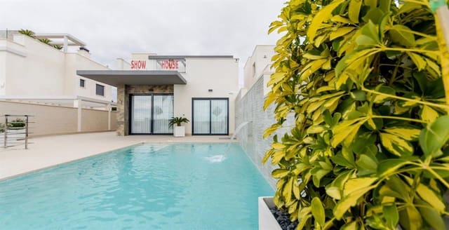 3 bedroom Villa for sale in San Miguel de Salinas with pool - € 565,000 (Ref: 6524596)