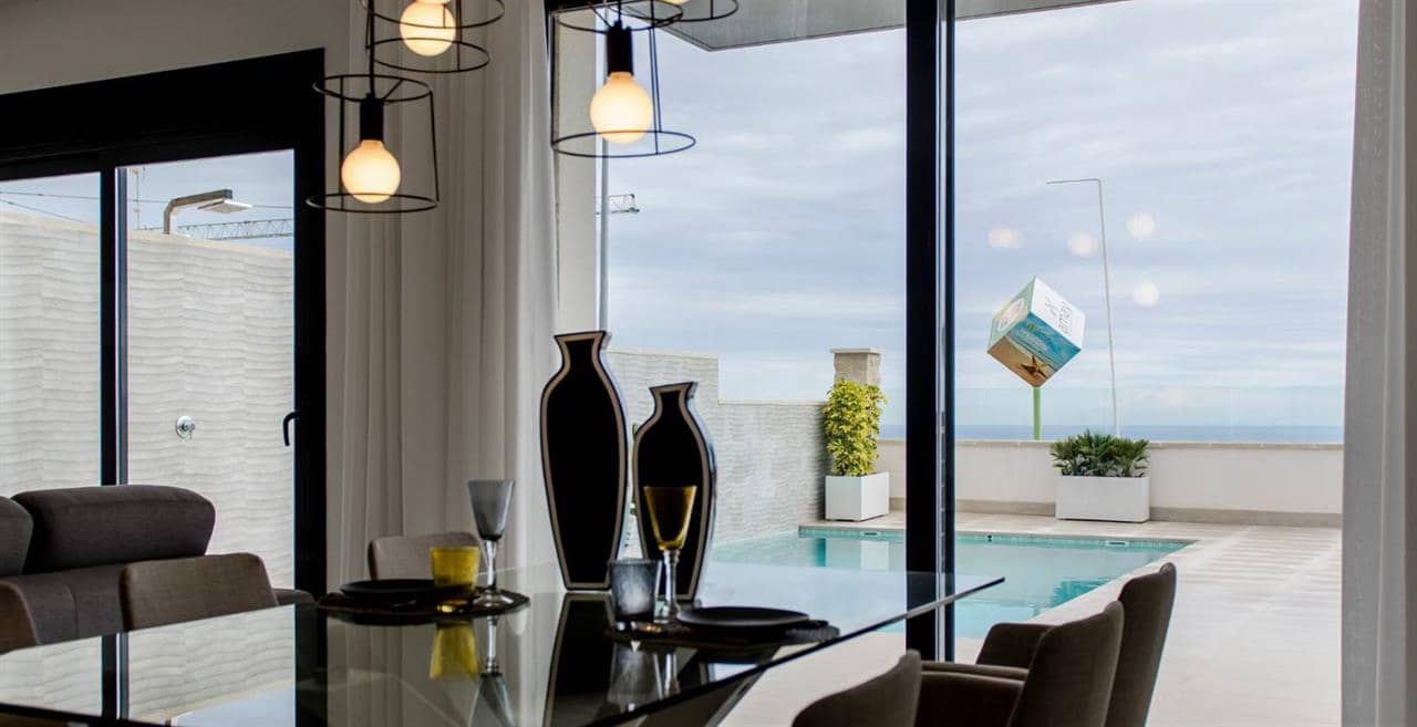 3 Zimmer Villa zu verkaufen in San Miguel de Salinas mit Pool - 565.000 € (Ref: 6524596)