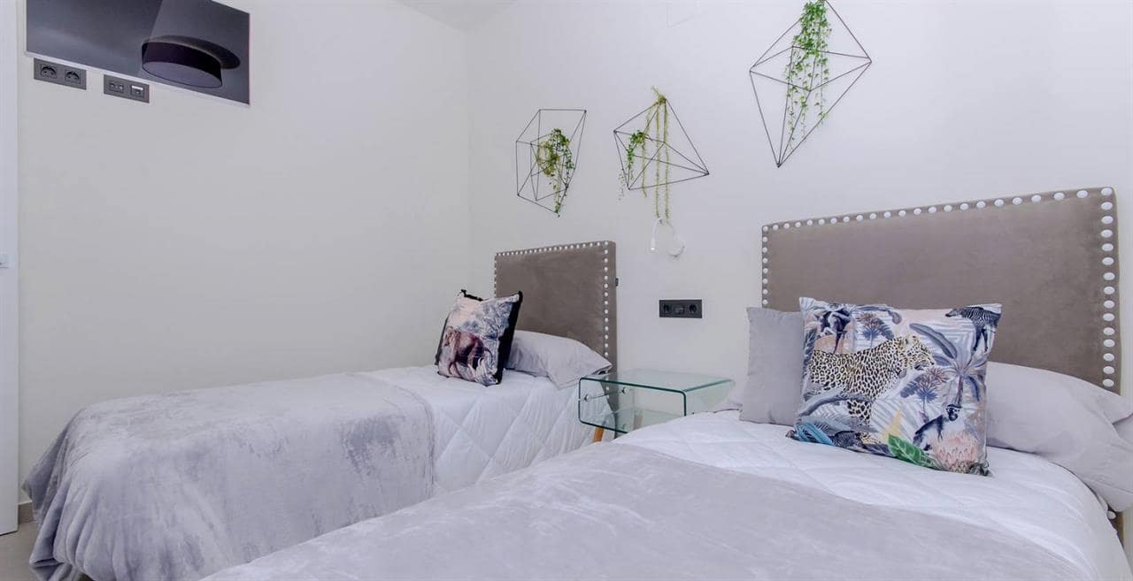 3 slaapkamer Penthouse te koop in Torrevieja met zwembad - € 325.000 (Ref: 6524597)