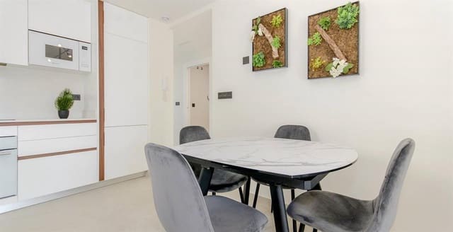 3 slaapkamer Penthouse te koop in Los Balcones - Los Altos, Torrevieja met zwembad - € 325.000 (Ref: 6524597)