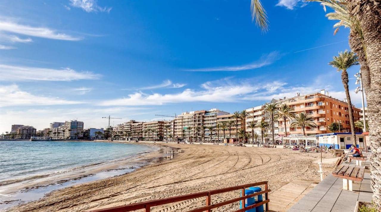 3 quarto Moradia para venda em Los Montesinos com piscina - 404 900 € (Ref: 6686864)