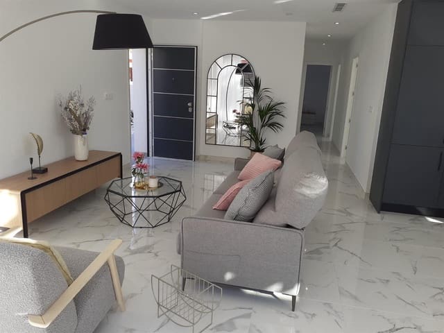 3 quarto Moradia para venda em Los Montesinos com piscina - 404 900 € (Ref: 6686864)