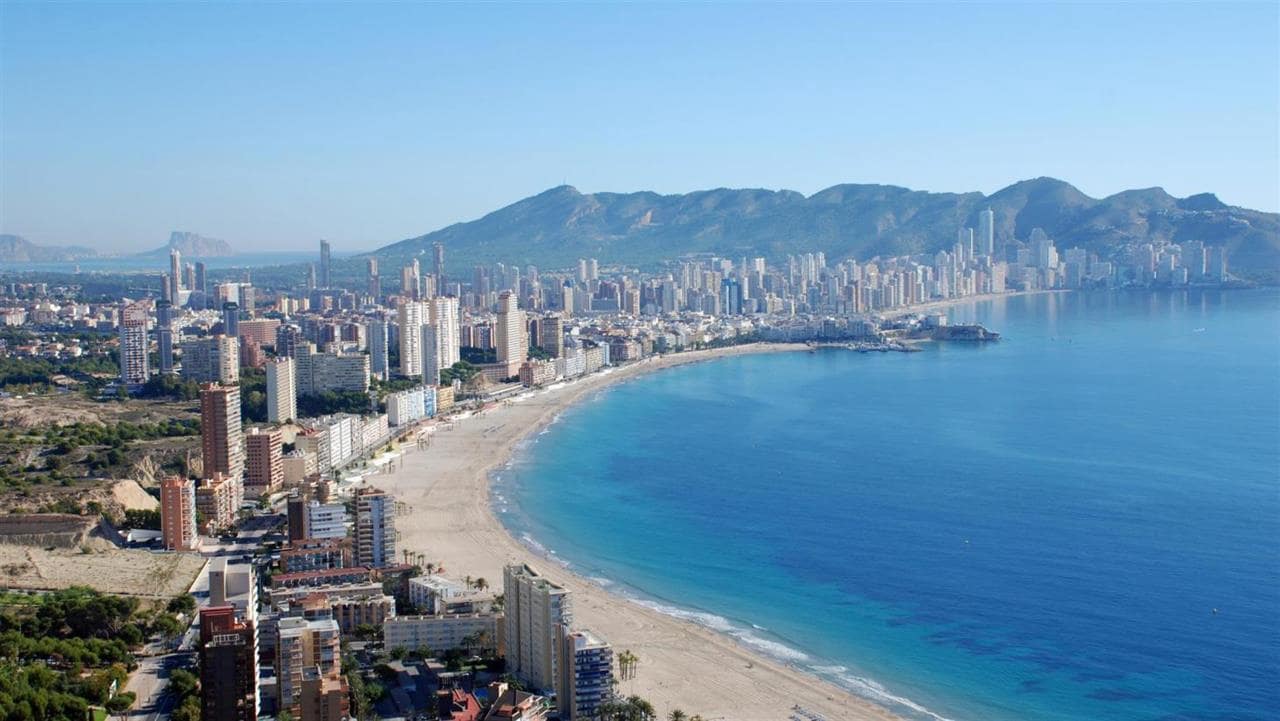 3 chambre Villa/Maison Mitoyenne à vendre à Finestrat avec piscine - 590 000 € (Ref: 6708982)