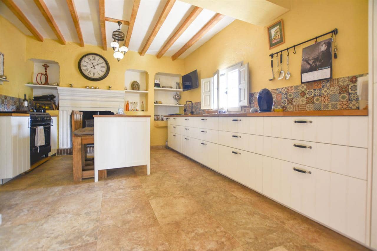 5 soveværelse Villa til salg i Lubrin med swimmingpool - € 385.000 (Ref: 7064073)